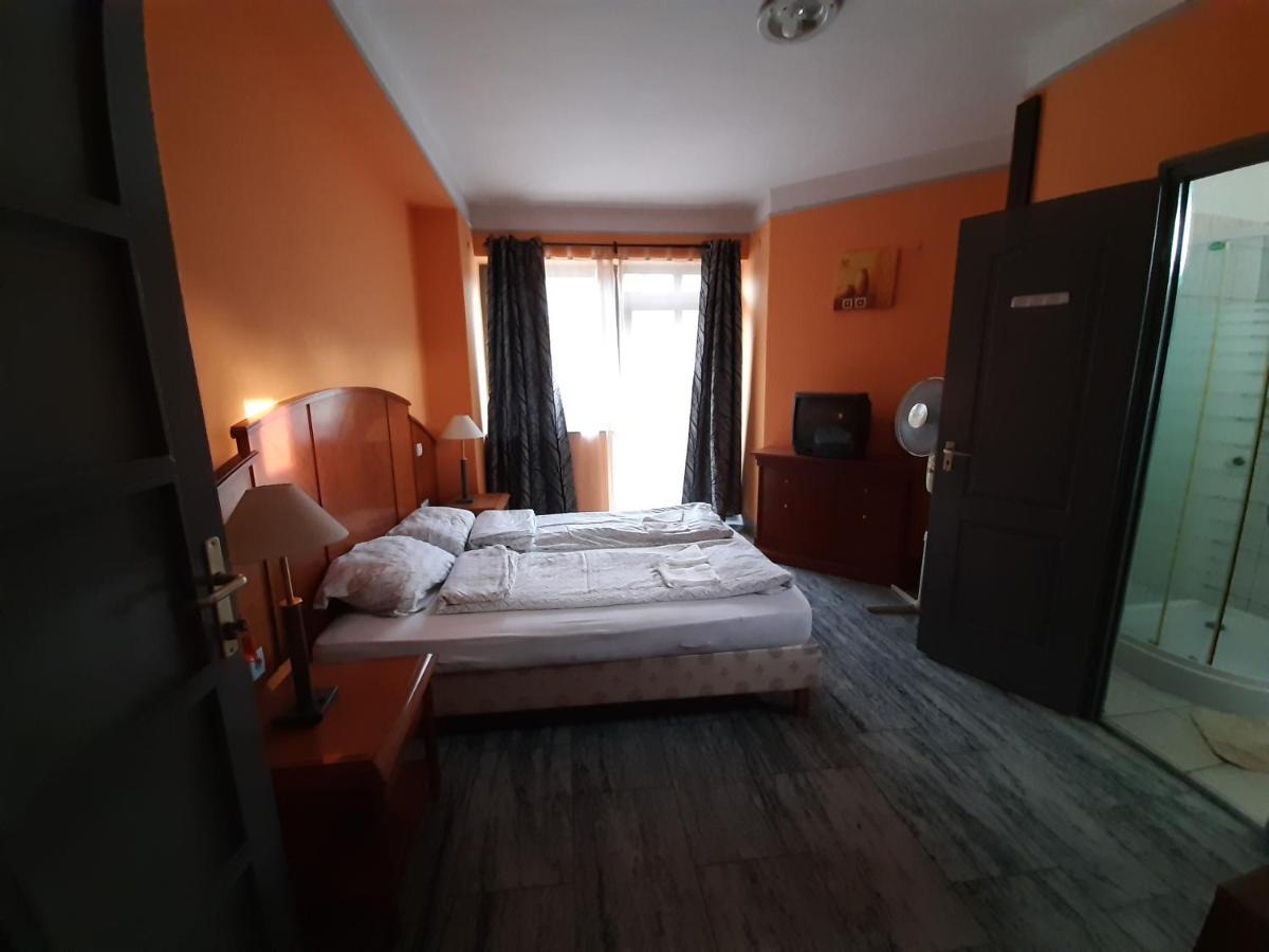 Retro Hotel Merid Zamárdi Eksteriør bilde